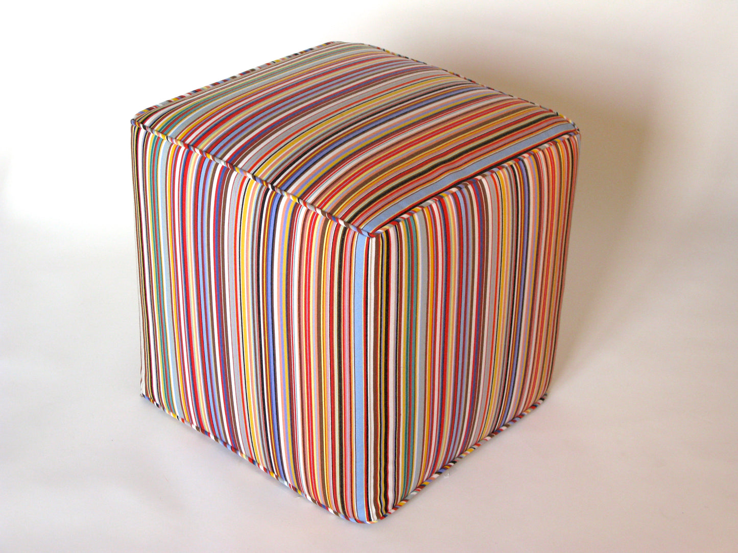 Sunbrella Pouf Tom